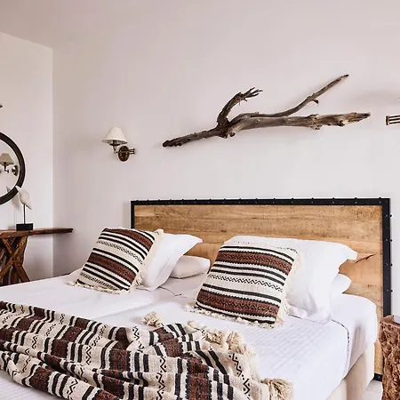 Отель Capetan Giorgantas 2*