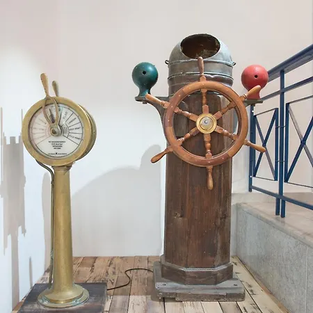 Capetan Giorgantas Otel Adamantas (Milos)